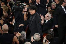 Which films were expected to win the big awards at the 2020 oscars? Oscar Winners 2020 The Complete List The New York Times