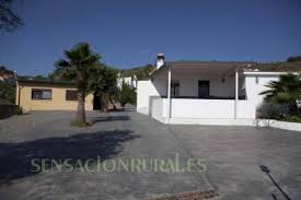 Casas rurales y hoteles con encanto para vivir una experiencia rural romántica en pareja, con niños, con mascotas, gastronomía, enología y senderismo. Casas Rurales Cerca De Torcal De Antequera En Malaga