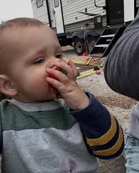 first half of october pic dump 🖤