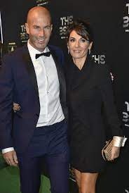 Luca zidane fernández, hijo de zinedine zidane, ha sido el culpable de que ahora muchos sepan cómo lucen su papá y su mamá, véronique fernández zidane en ropa de playa. Who Is Zinedine Zidane S Wife Veronique When Was Their Wedding And How Many Children Do They Have