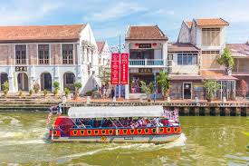 This street is the center of chinatown of melaka. 25 Best Things To Do In Malacca Malaysia The Crazy Tourist