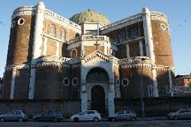 Quels sont les hôtels près de santuario regina della pace ? Chiesa Parrocchiale Maria Regina Della Pace Chiesa Della Pace Museotorino