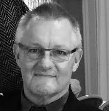 Jeg kan forstå, at der florerer en historie om at jeg stopper før tid i  butikken... Sandsynligvis kommer sladderen fra, at der er offentliggjort en  historie på Min Købmand Stenderups Facebookside. Denne