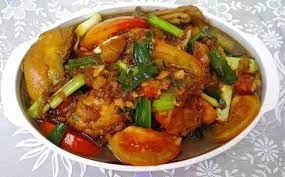 Bawang bombay sering digunakan sebagai campuran berbagai makanan karena sering dianggap lebih efisien ketimbang bawang merah. Bawang Bombay Untuk Membuat Semur Ayam Pedas Manis Resep Makanan Lengkap Resep Masakan Lezat Indonesia