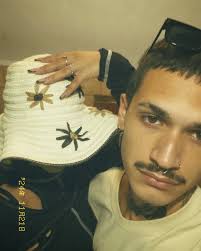 Alejandro wong (@babylon_zx) • Instagram photos and videos