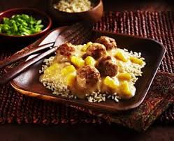 Recette Boulettes De Poulet Dans Une Sauce Aux Ananas Et Aux Prunes Idee Recette Boulette De Poulet Boulettes De Viande De Poulet