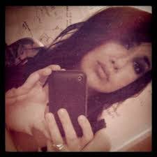 Danielle Holcomb's Instagram, Twitter & Facebook