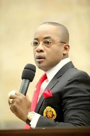 bishop guy vincent kodja : "Si tu as peur de faire des erreurs; si tu as  peur qu'on parle de toi en mal; qu'on te calomnie, te jalouse, te dénigre  alors tourne