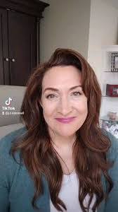 Julie Garton's Instagram, Twitter & Facebook