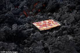 An eruption from december 2020 to may 2021 fed a lava lake in halema'uma'u crater. Man Cooks Pizza On Guatemala S Active Volcano Using Metal Pans That Withstand Up To 1 800f Ali2day