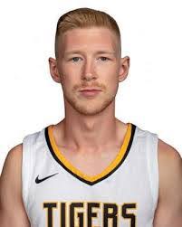 Madison Gleason's Instagram, Twitter & Facebook