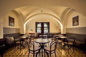 Umgeben von einem der schönsten gärten frankfurts beheimatet das liebieghaus liebieghaus skulpturensammlung schaumainkai 71 60596 frankfurt am main. Cafe Im Liebieghaus Liebieghaus