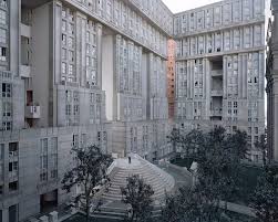 The imposing postmodern neoclassical complex was designed by spanish architect ricardo bofill and was constructed between 1978 and 1983. A Utopian Dream Stood Still Ricardo Bofill S Postmodern Parisian Housing Estate Of Noisy Le Grand Archdaily