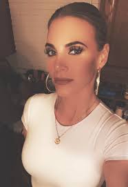 I'm back again tonight 😃 Bubba's Pub-N-Grub Wednesday ⬇️ 2544 S. Lake Dr.  Lexington SC 29073 Stop by and see me for all of your cold beer and  mouthwatering drinks😋 Pool Tourney