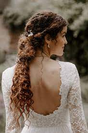 Choose accessories that accentuate your curls. Bridal Hairstyle For Curly Hair Heylilahey