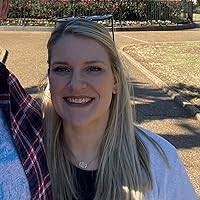 Amber Commander's Instagram, Twitter & Facebook