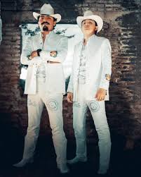 Los dos carnales tragedias de mi pueblo disco completo. Estas Son Las Razones Por Las Que Los Dos Carnales Conquistan Al Regional Mexicano Experiencias Bandamax
