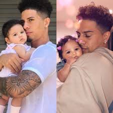 Austin mcbroom bio and career. Ace Family News Fan Auf Twitter Elle And Alaia Are Twins And They Both Look Like Catherinepaiz Acefamily