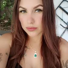 Karii Cruz (@kariicruz31)