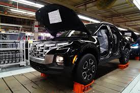 Find out why the 2022 hyundai santa cruz is rated 6.4 by the car. 2022 Hyundai Santa Cruz Production Fires Up In Alabama Roadshow