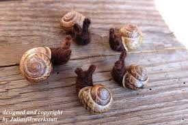Sie Erhalten 5 Minikleine Dunkelbraune Filzschneckchen Mit Echtem Schneckenhaus Ahnlich Wie Abgebildet Die Schneckenhauser Konn Filzen Schnecken Schneckenhaus