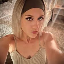 When does the Bierstadt TH parking lot usually fill up?