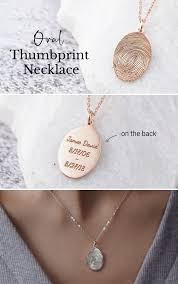 Collier à breloques avec empreintes digitales