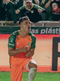 En ventaja al entretiempo, con un golazo de Tomás Adoryan. #Banfield 1-0 Rosario Central