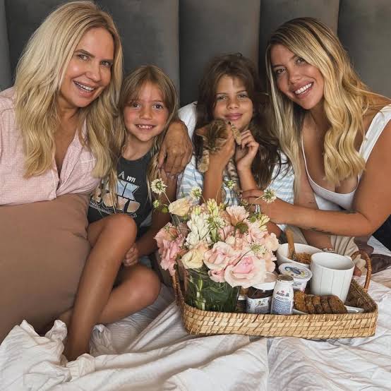 La foto retro de Nora Colosimo que demuestra que Wanda Nara es igual a su mamá | Caras