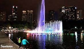 Kompleks kraf kuala lumpur menawarkan kepelbagaian produk autentik yang boleh dijadikan sebagai cenderamata, hiasan dalaman, perhiasan diri, fesyen dan tekstil terkini, produk hiasan laman dan taman mahupun untuk kegunaan harian. Wisata Kuala Lumpur Ini Dia 10 Tempat Yang Wajib Dikunjungi Travelawan By Awan Yulianto Travel Blogger Indonesia