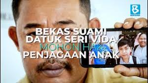 Justeru, di sini kami kongsikan sedikit pengetahuan yang ada secara ringkas yang mungkin bermanfaat sebagai gelaran tun dan tan sri merupakan darjah kebesaran persekutuan yang hanya dikurniakan oleh seri paduka baginda yang dipertuan agong. Bekas Suami Datuk Seri Vida Fail Permohonan Hadanah Terhadap Dua Anak Youtube