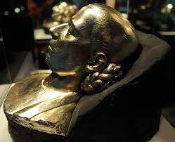 Eva perón, the first lady of argentina, passed away on july 26, 1952 at only 33 years of age. File A Cast Of The Death Mask Of Eva Peron Aka Evita At Buenos Aires Evita Museum 15940615601 Png Wikimedia Commons