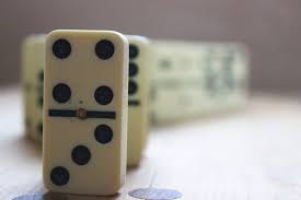 Command your troops in this grand strategy game. How To Play Dominoes A Simple Guide Bar Games 101