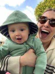 Jessica Hiatt's Instagram, Twitter & Facebook