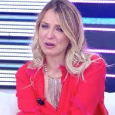 Rossella, figlia di renato izzo, affermato direttore di doppiaggio, è attrice, cantautrice, compositrice, doppiatrice, sceneggiatrice e da più di 20 anni regista. News Su Rossella Izzo Gossip It