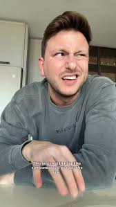 SOS ROMANCE AUTHOR IN SEARCH OF RELATIONSHIP RED FLAGS 🚩🚩🚩, Can you help  a guy out?? I want this guy to be good