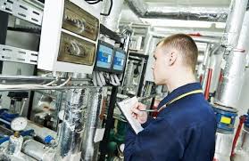 The conditions can be brutal, the hours long, and the pay/benefits not commensurate. Hvac Technician Vs Hvac Engineer Career Paths Uei College