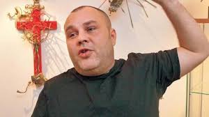 Záhadný malý mužíček: Provokuje ducha