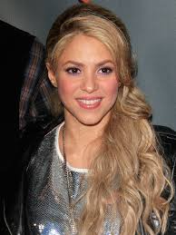 Find out more about the colombian singer's guilty pleasures and healthy habits in this exclusive video interview. Urban Decay S Eyeliner Get Shakira S Pretty Purple Eyeliner Hollywood Life