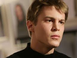 Сегодня талантливому артисту с острыми как бритва скулами и взъерошенными волосами, а также продолжателю знаменитой актерской династии ивану янковскому исполняется 29 лет. Ivan Yankovskij Biografiya Roli I Filmy Na Kanale Dom Kino