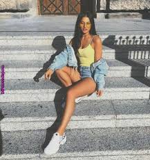 Jouetsagreables We Love Fashion Pinterest Instagram Pose Photography Poses And Instagram Model Poses Photography Photography Poses Women Instagram Pose