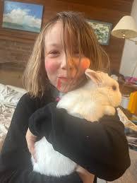 Anne Effinger's Instagram, Twitter & Facebook