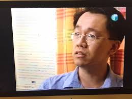 冯以量- 这是以前的我。 整个人好“扁”哦。 还是现在多一些脂肪， “圆”一点，看起来比较“满”。 以量21/08/2016  （这是当初2004年接受新加坡channel U 电视台访问。节目：冷暖人间—