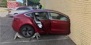 Authorities in texas say two people were killed when a tesla with no one in the driver's seat crashed into a tree and burst into flames, houston television station kprc 2 reported. Tesla Model 3 Turns Wrecking Ball Crashes Into Shopping Center Head On Autoevolution