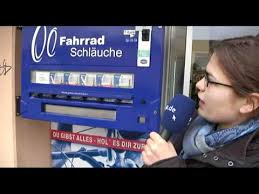 Fahrradschlauch Und Warme Mahlzeit Aus Dem Automaten Youtube