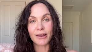 Any minute now! Laura Bryne shares updates from hospital as she prepares to  give birth to her third child