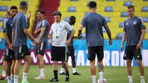 Gesetzt für das em 2020 achtelfinale sind alle mannschaften, die in den sechs gruppen. Em 2021 Goretzka Einsatz Gegen Frankreich Moglich Sport Sz De