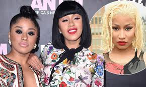 Cardi B S Sister Hennessy Accuses Nicki Minaj Of Leaking Rival S Phone Number Daily Mail Online Twitter reacts to nicki minaj revealing her little sister ming and dad.