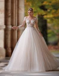 Cristian spose presenta le migliori collezioni di abiti da sposa e da cerimonia dei migliori designer italiani e internazionali, coordinati agli accessori perfetti. Catalogo Abiti Da Sposa Il Giardino Della Sposa