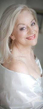 Lizzie Richter's Instagram, Twitter & Facebook